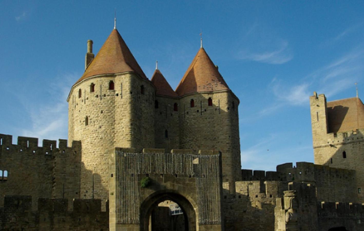 Au Doux Clocher Pieusse Esterno foto
