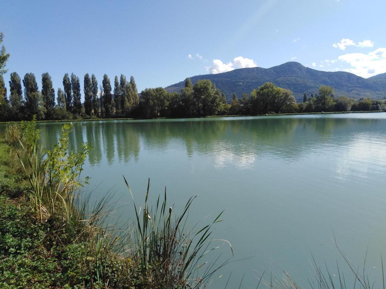 Au Doux Clocher Pieusse Esterno foto